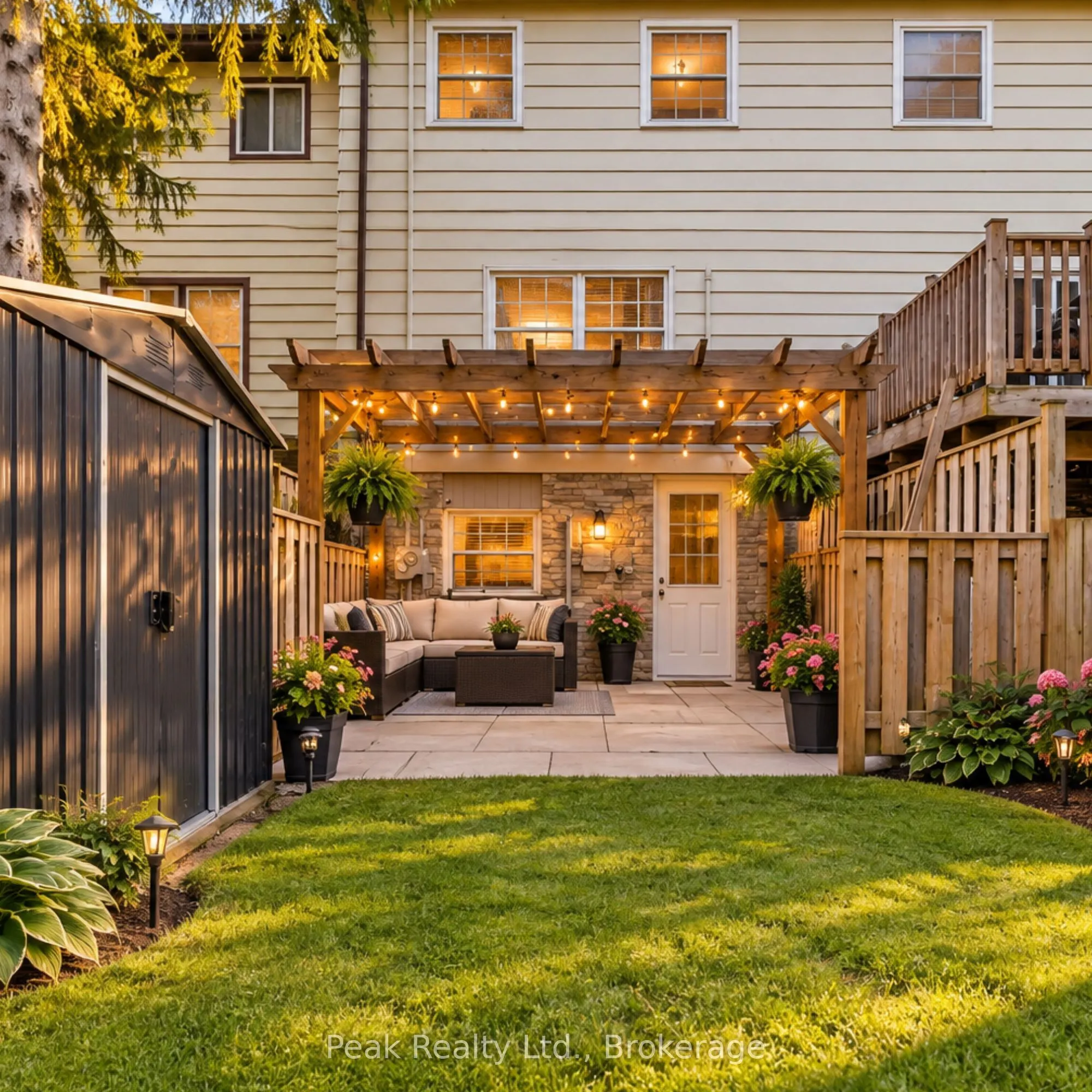 1673 Applewood Crescent