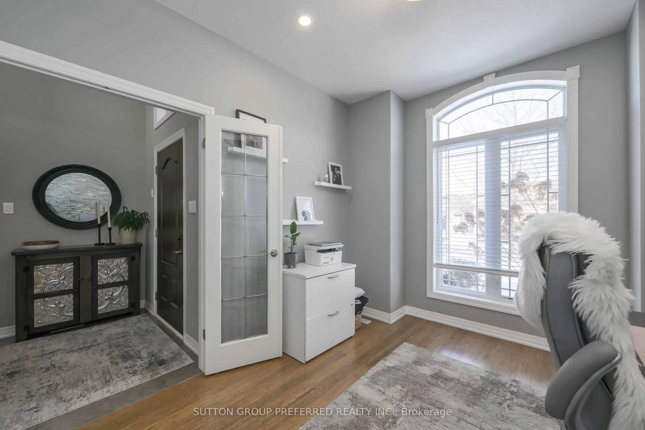 21 Caverhill Crescent