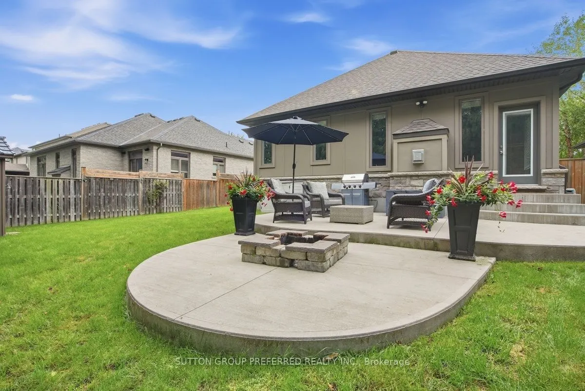 21 Caverhill Crescent