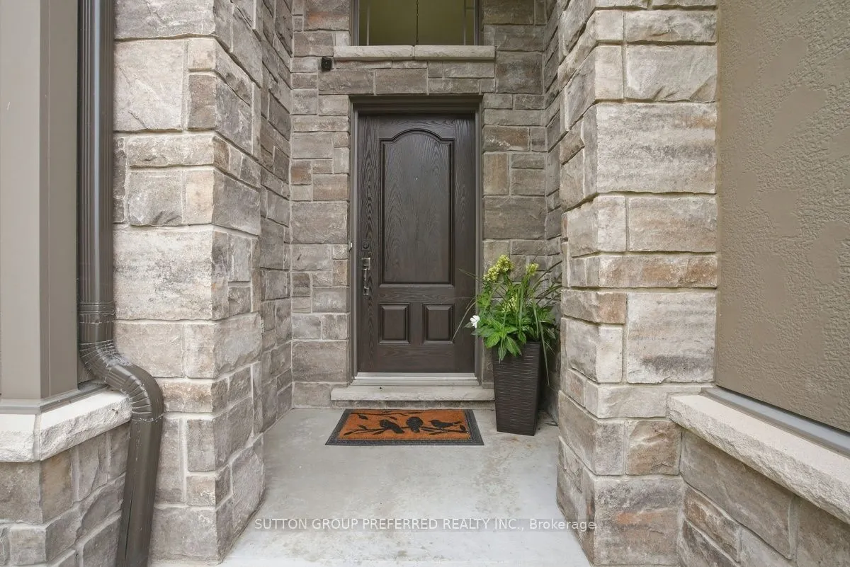 21 Caverhill Crescent