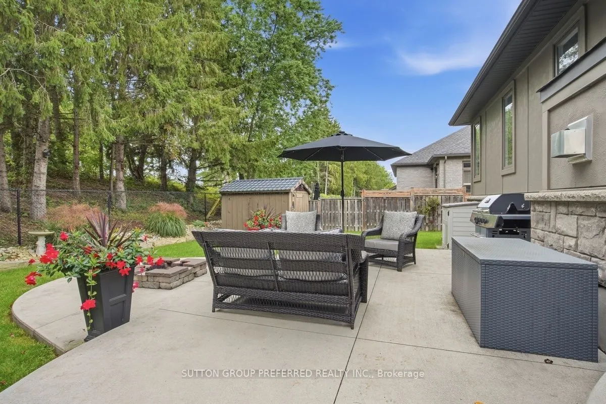 21 Caverhill Crescent