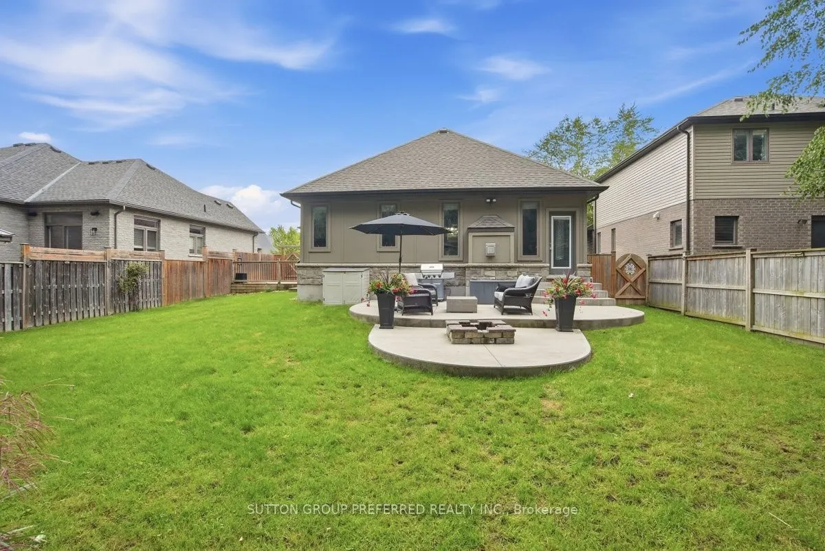 21 Caverhill Crescent