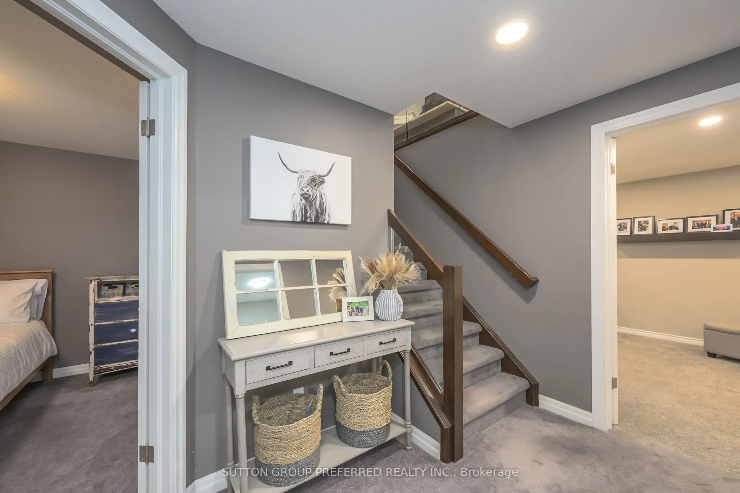 21 Caverhill Crescent