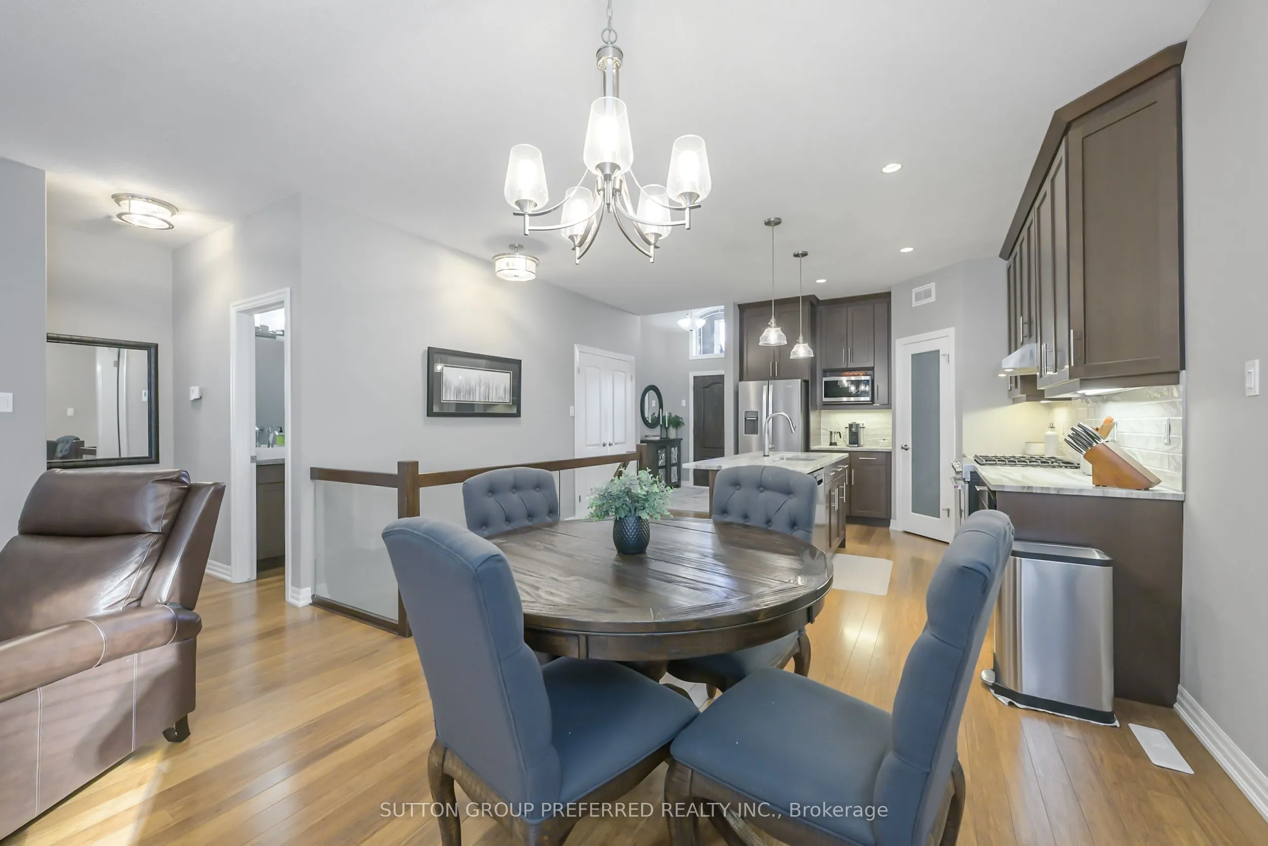21 Caverhill Crescent