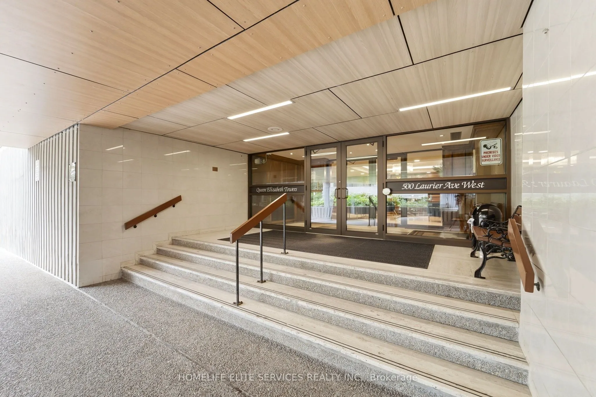 500 Laurier Avenue W #909