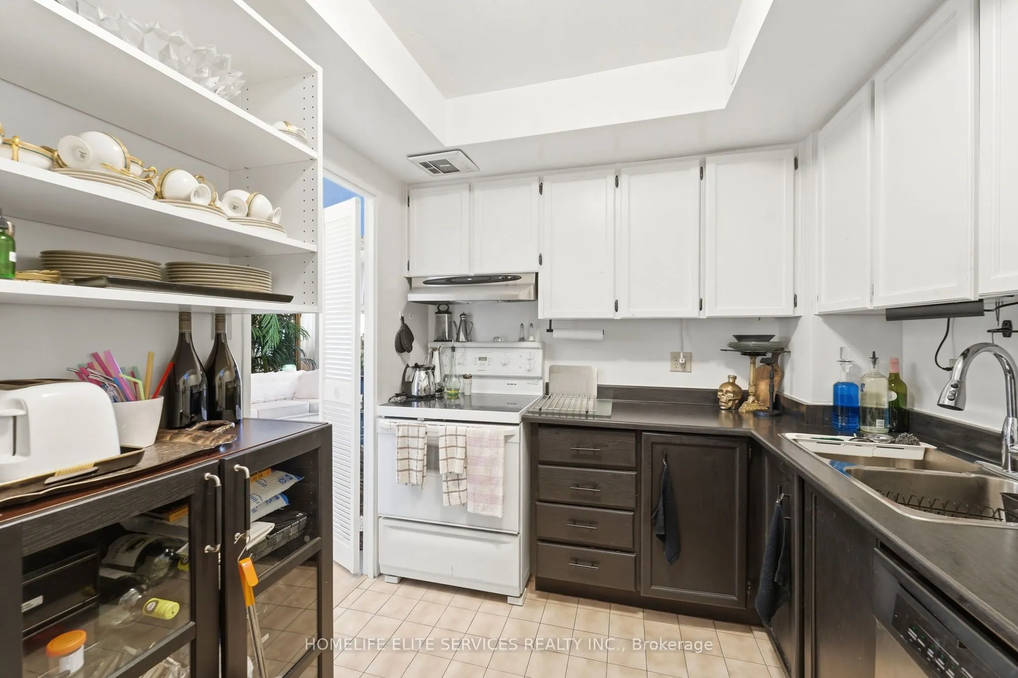 500 Laurier Avenue W #909
