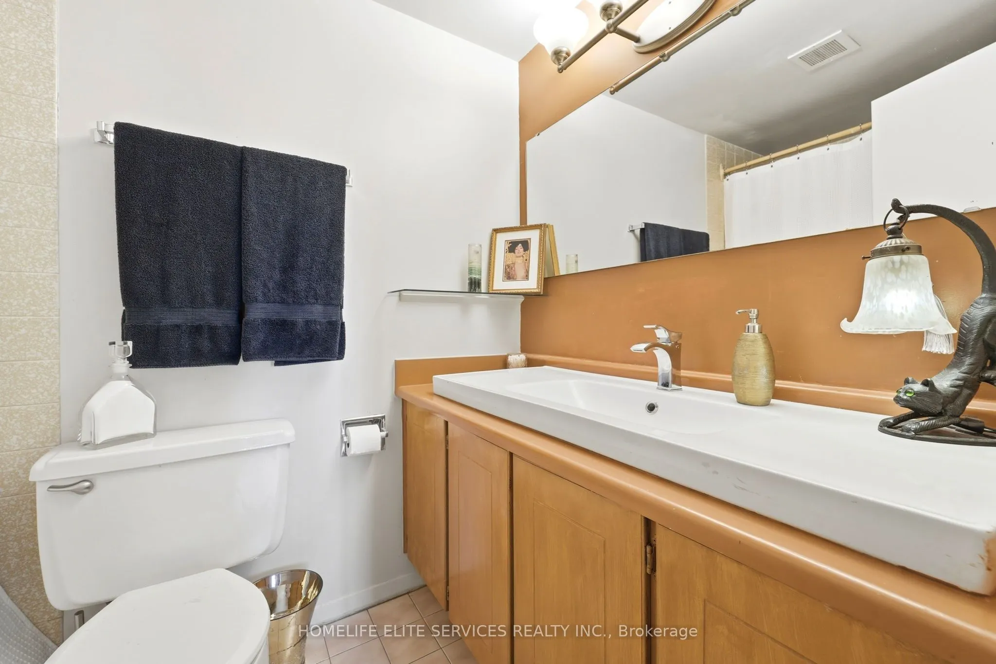 500 Laurier Avenue W #909