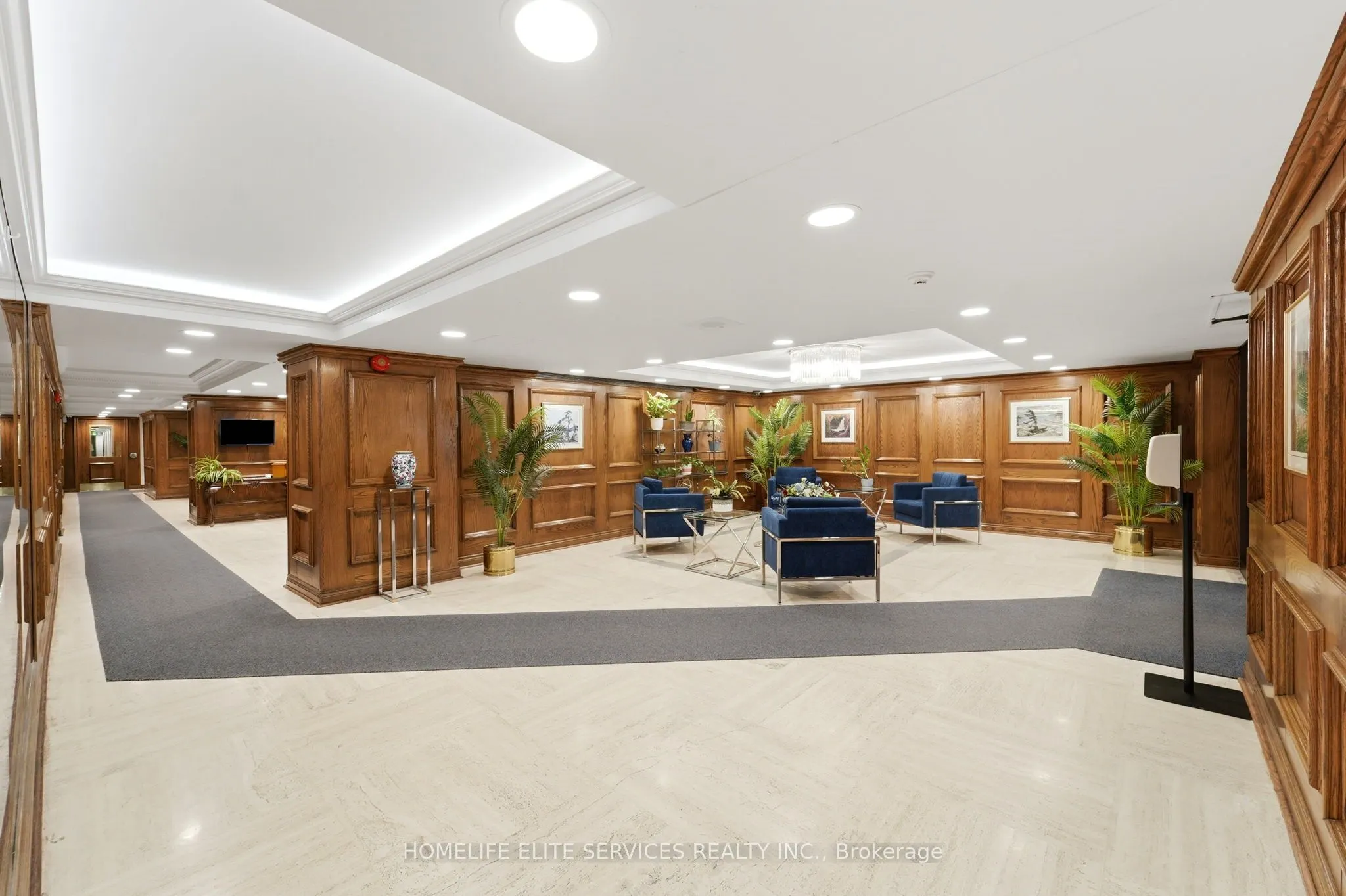 500 Laurier Avenue W #909