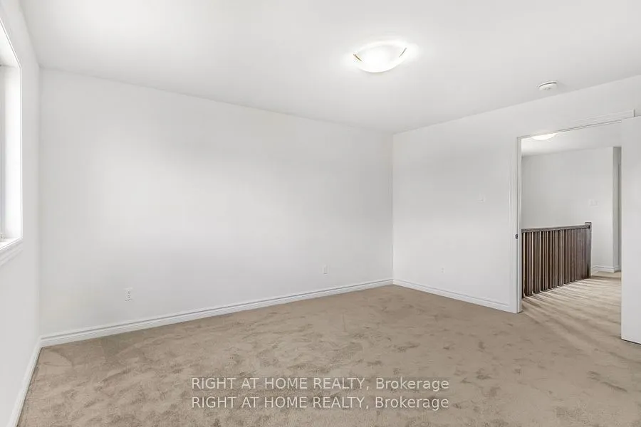 60 GRIFFITH Way