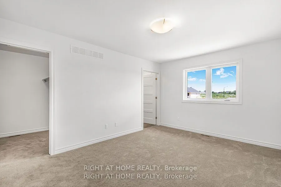 60 GRIFFITH Way