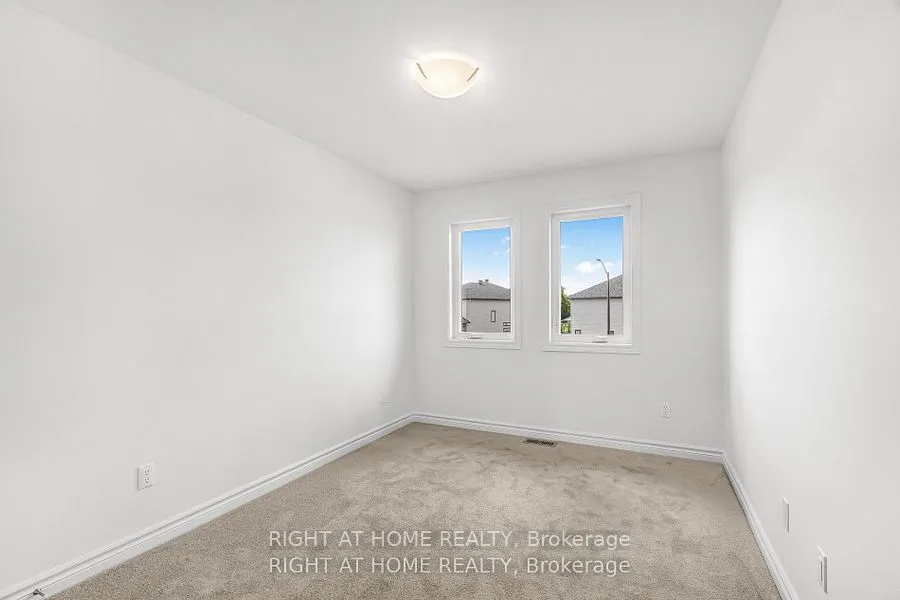 60 GRIFFITH Way