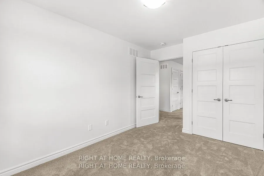 60 GRIFFITH Way
