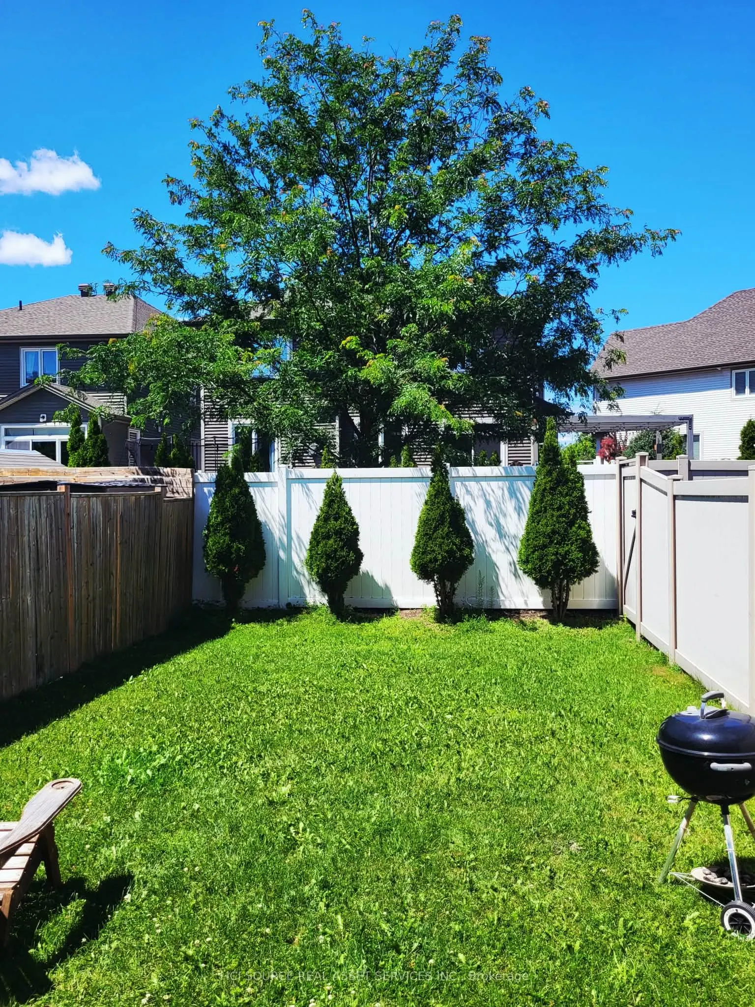 308 Fergus Crescent