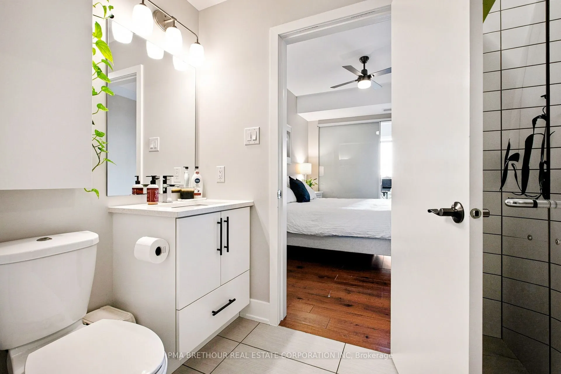 88 Richmond Road #606
