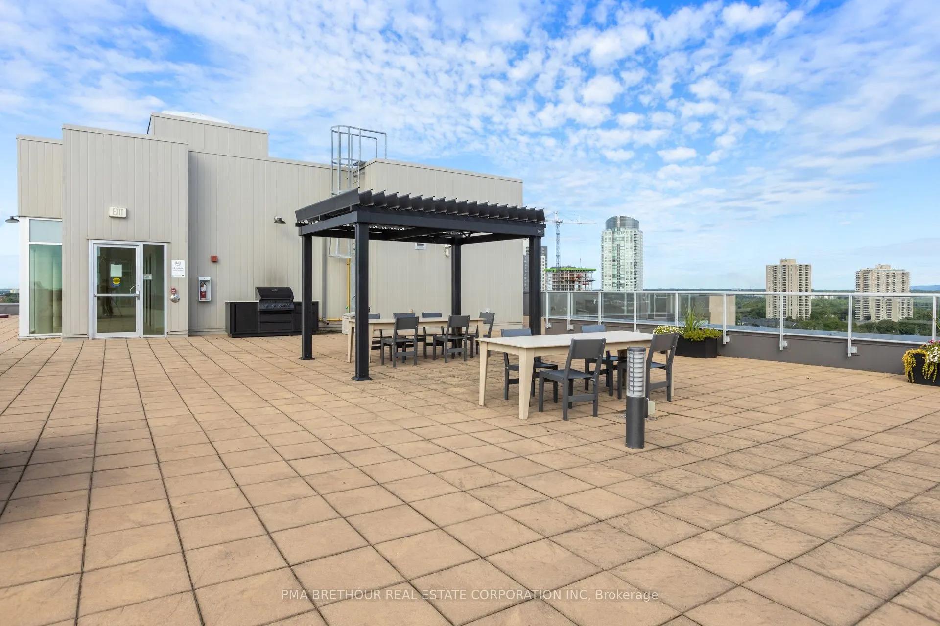 88 Richmond Road #606