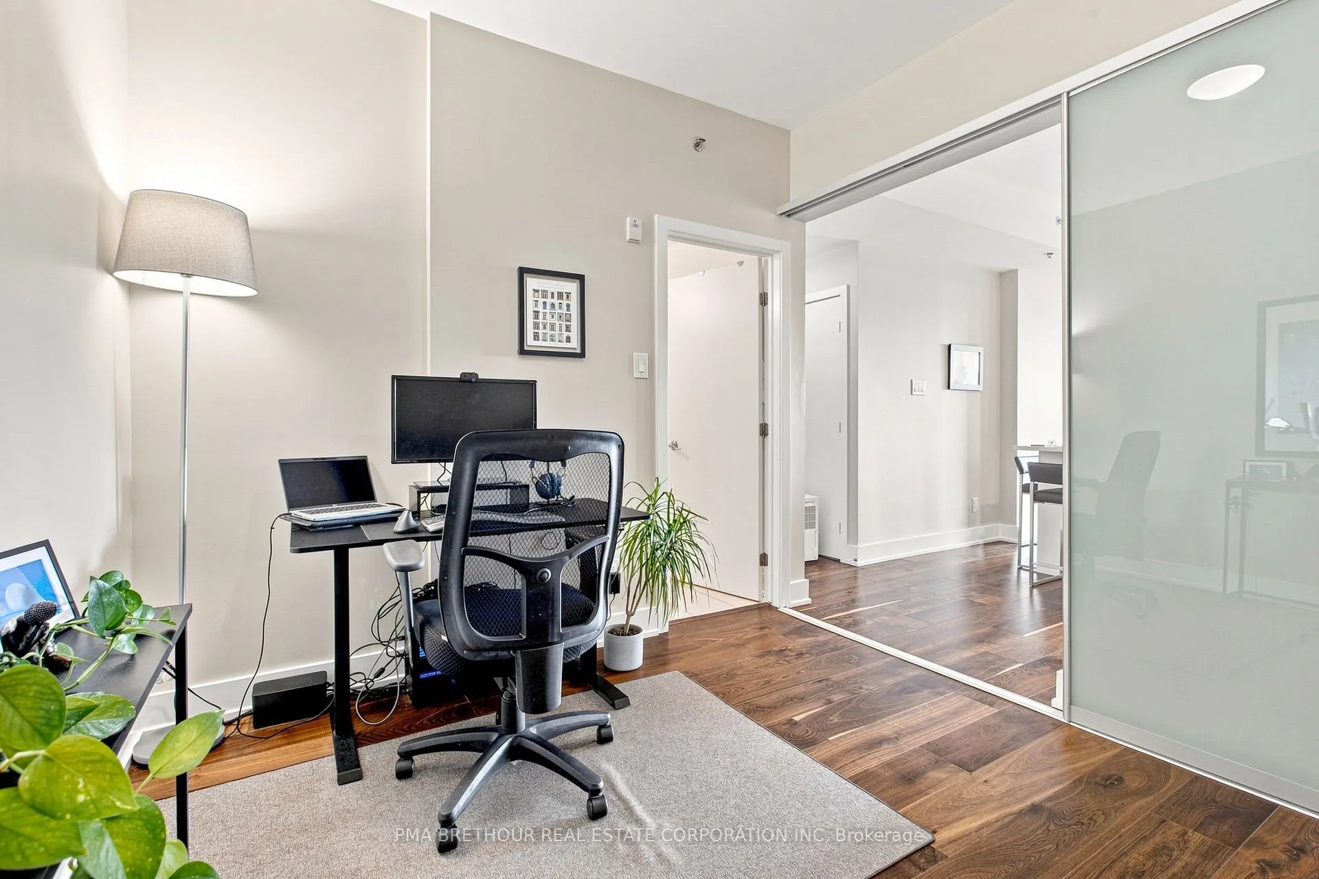 88 Richmond Road #606