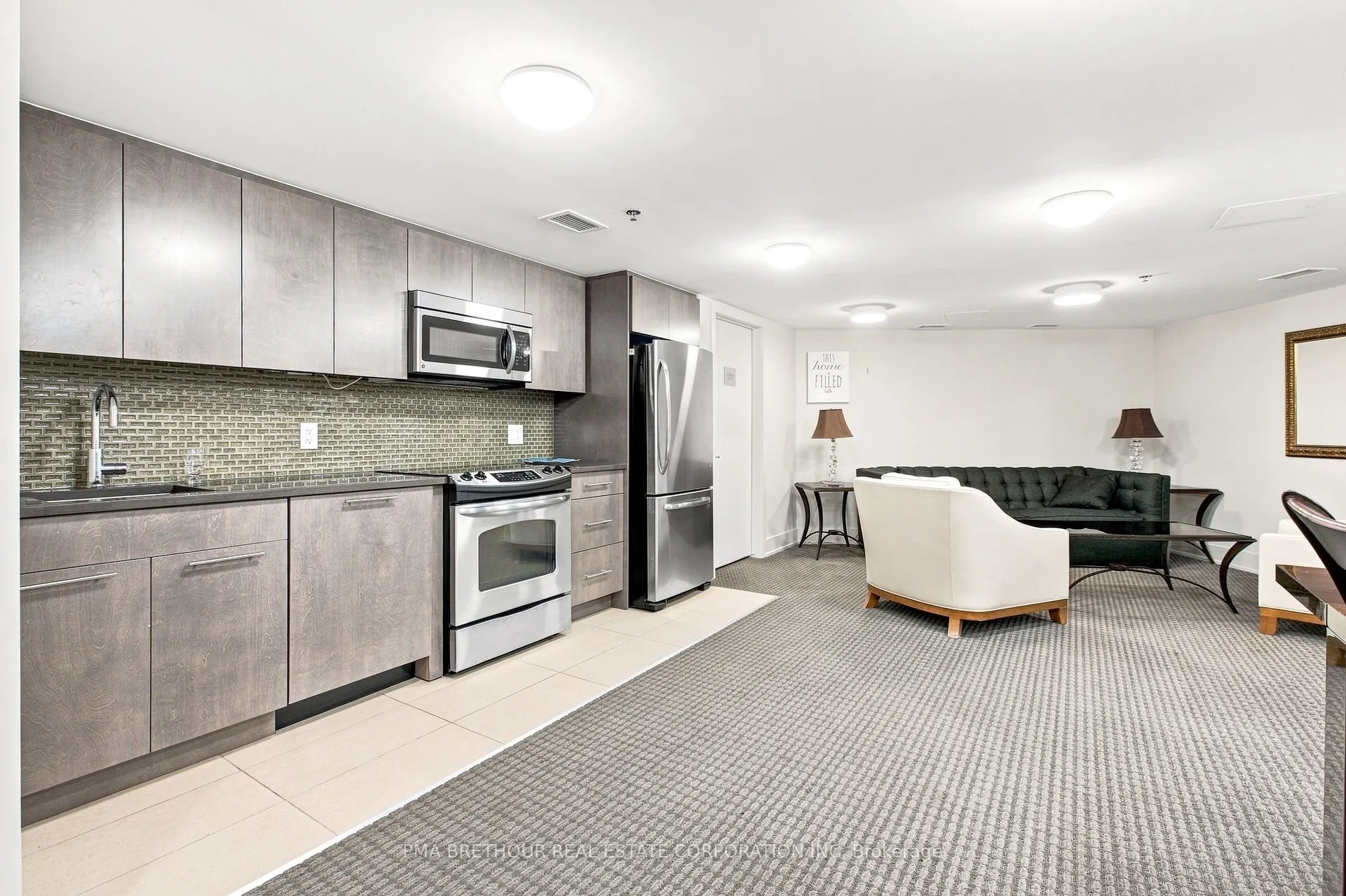 88 Richmond Road #606