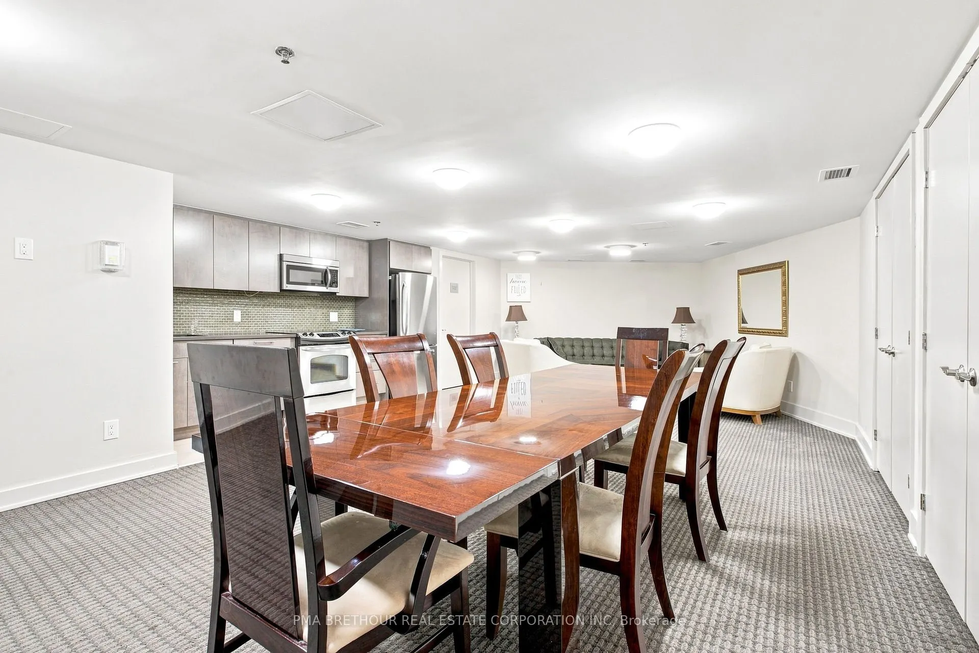 88 Richmond Road #606