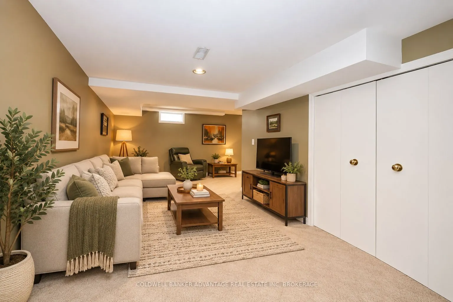 28 Dixon Crescent