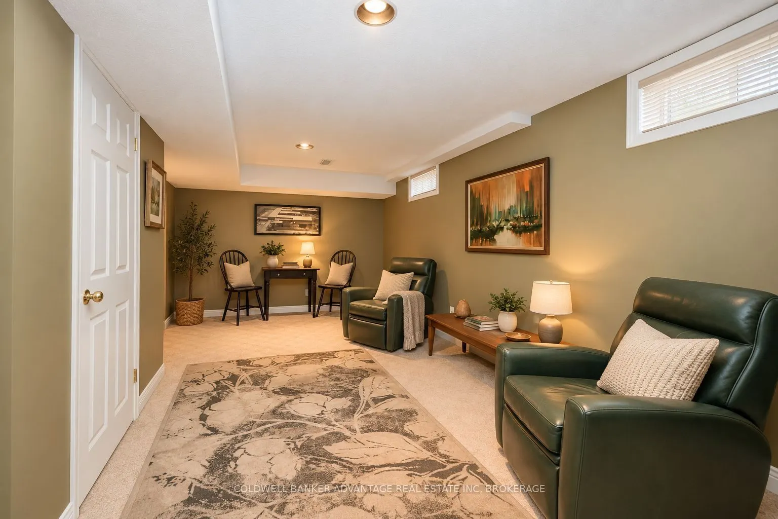 28 Dixon Crescent