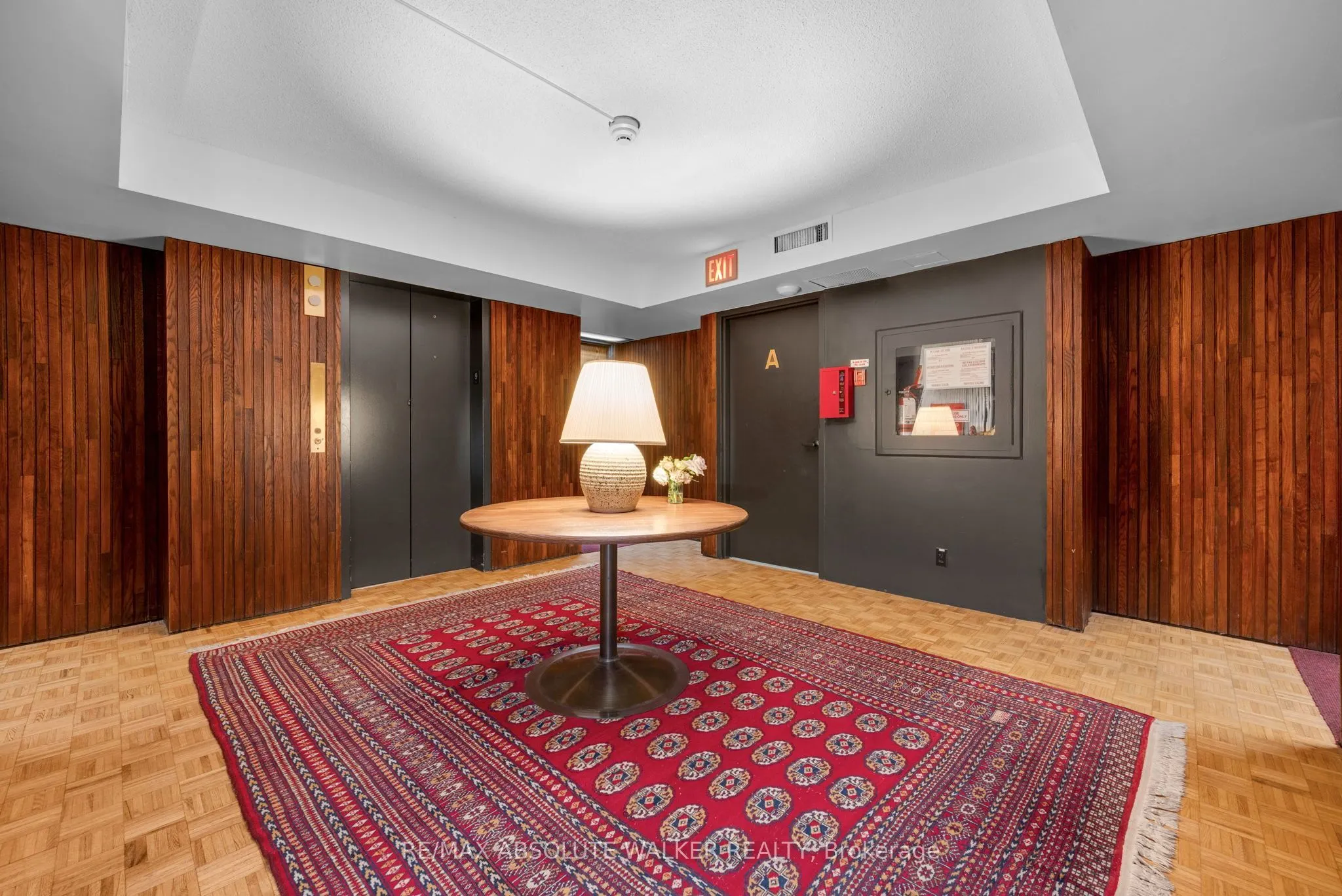 300 Queen Elizabeth Drive #9B