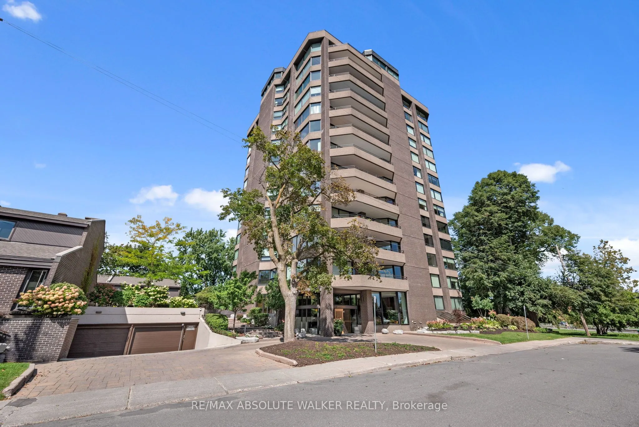 300 Queen Elizabeth Drive #9B