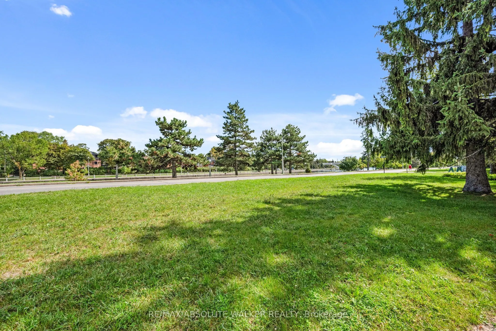 300 Queen Elizabeth Drive #9B