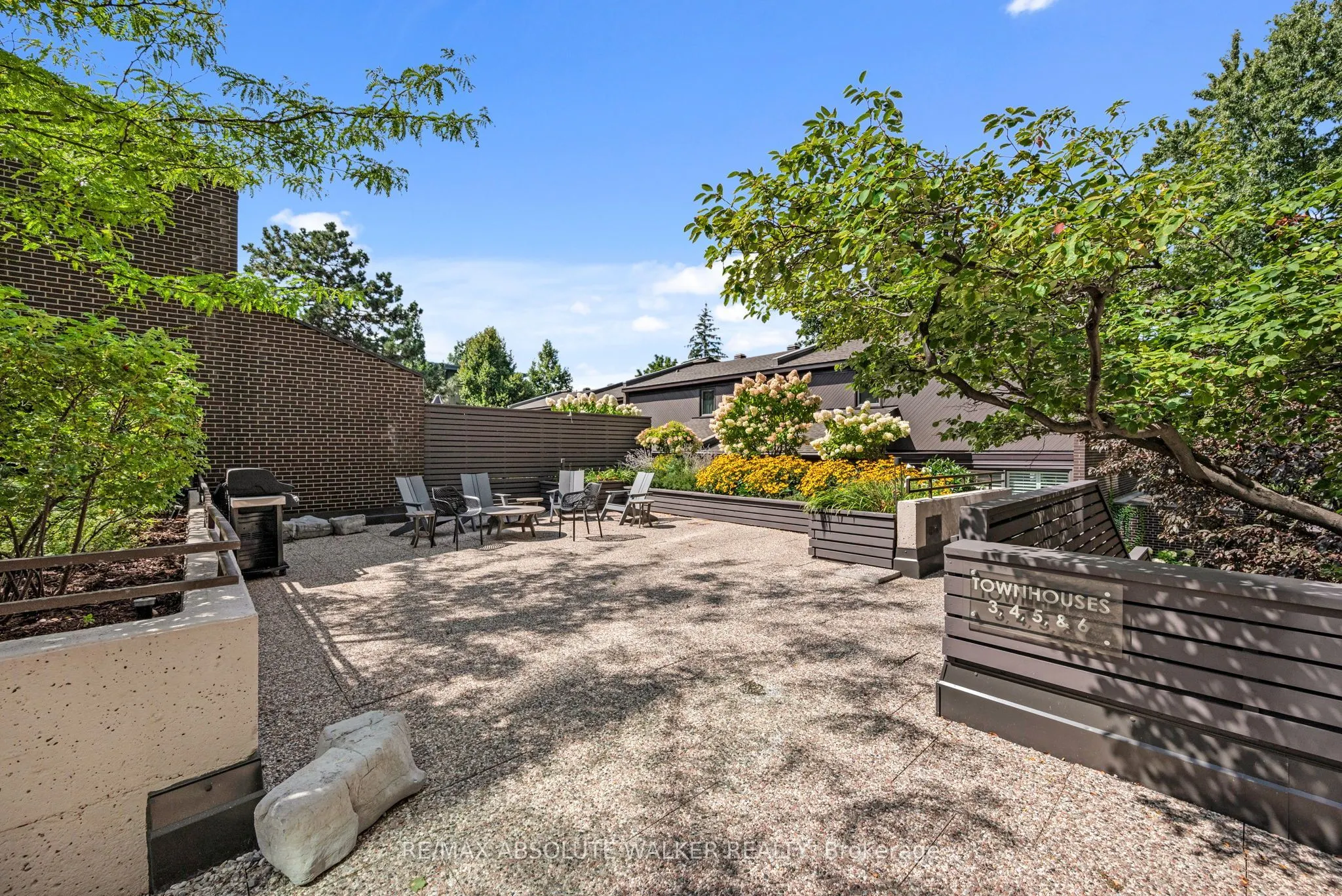 300 Queen Elizabeth Drive #9B