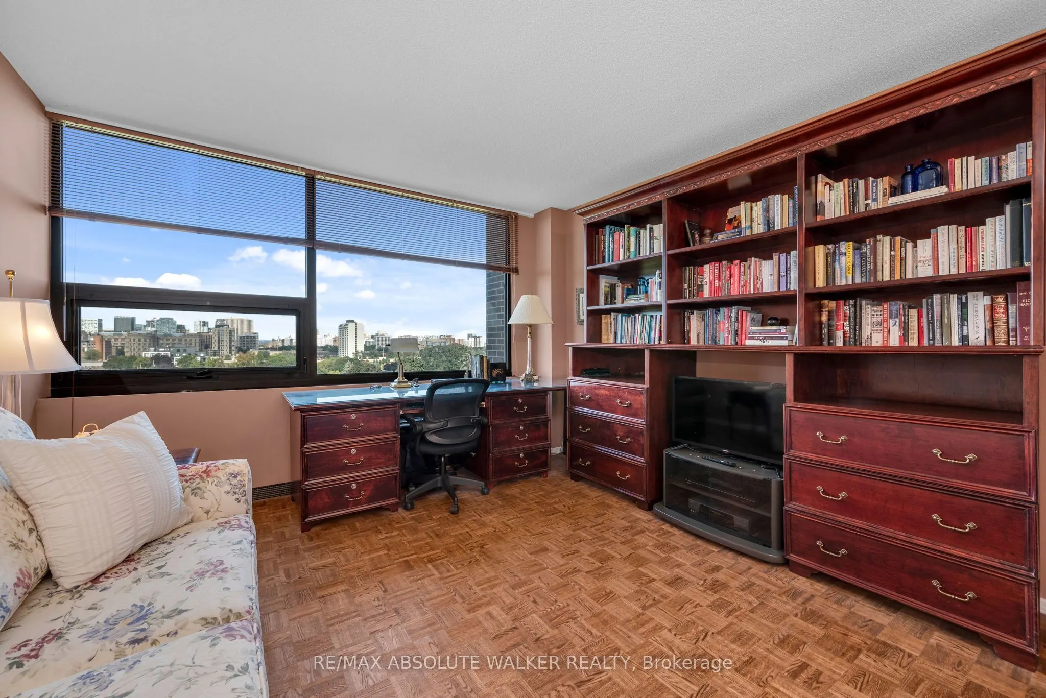 300 Queen Elizabeth Drive #9B