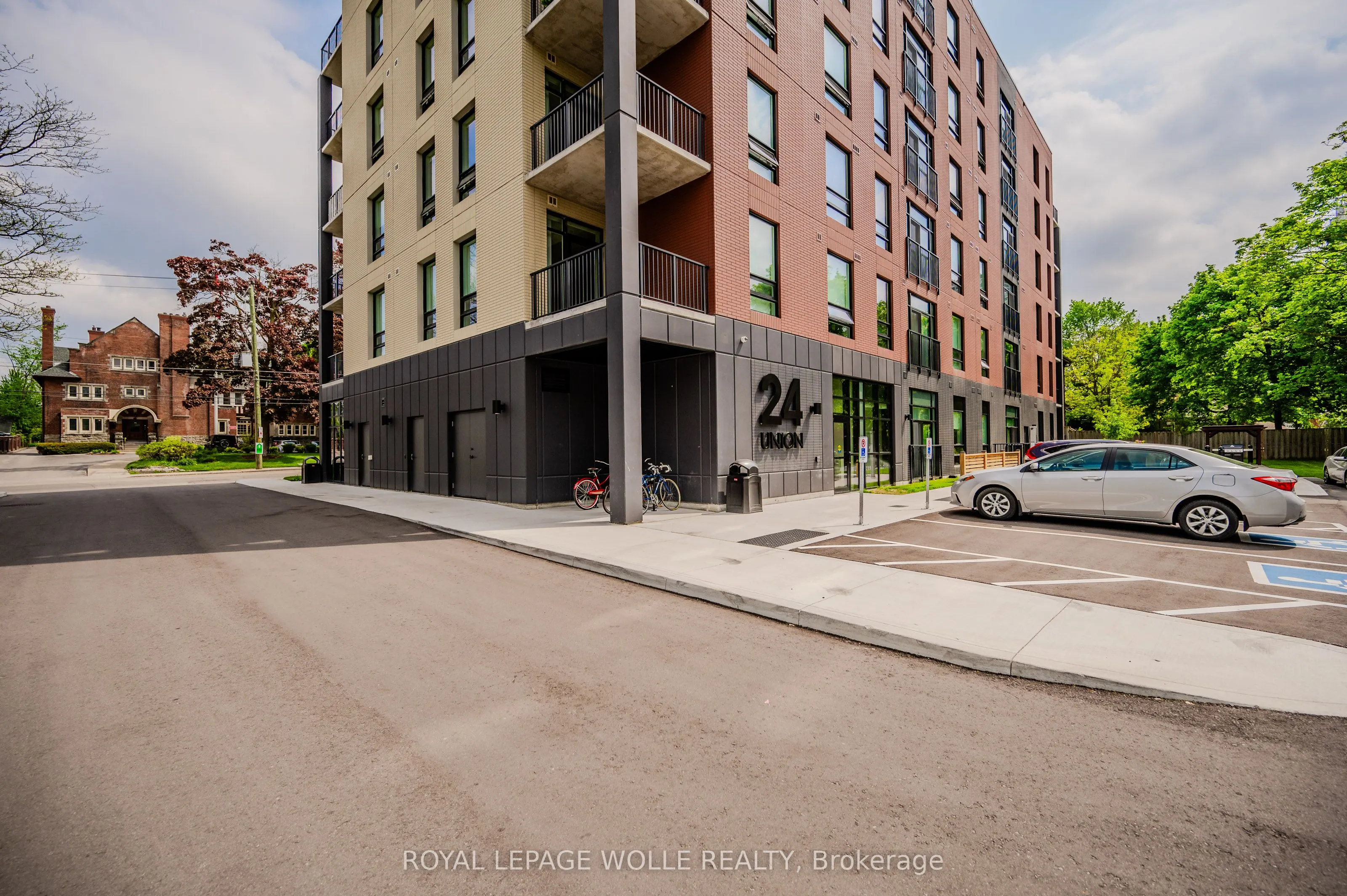 24 Union Street E #303