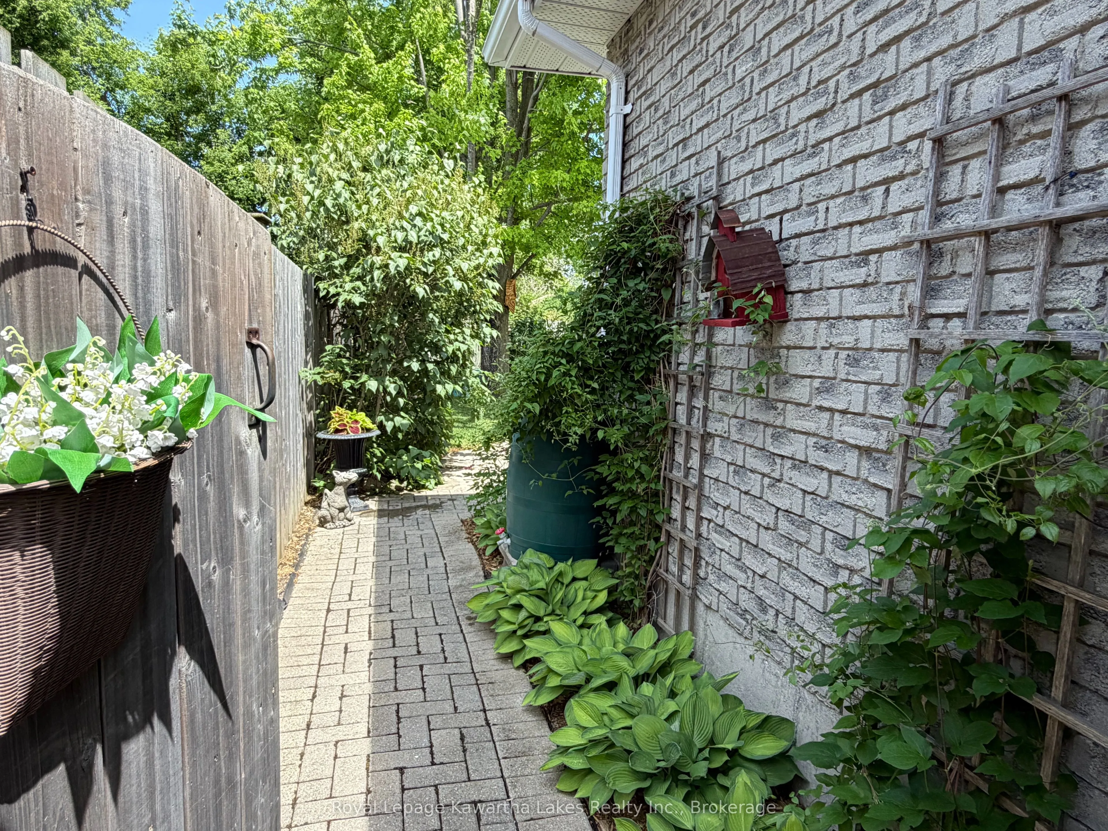 18 Madill Crescent