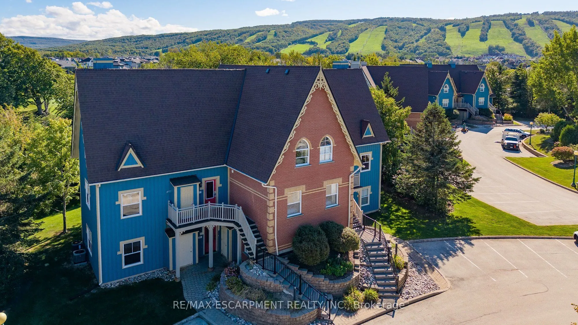 184 Snowbridge Way #207