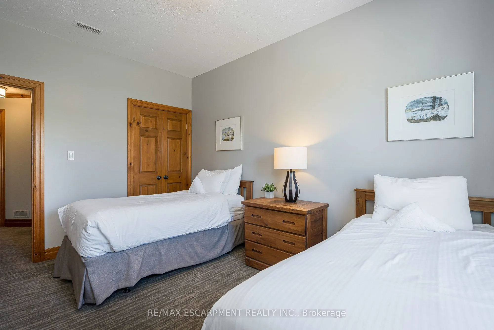184 Snowbridge Way #207