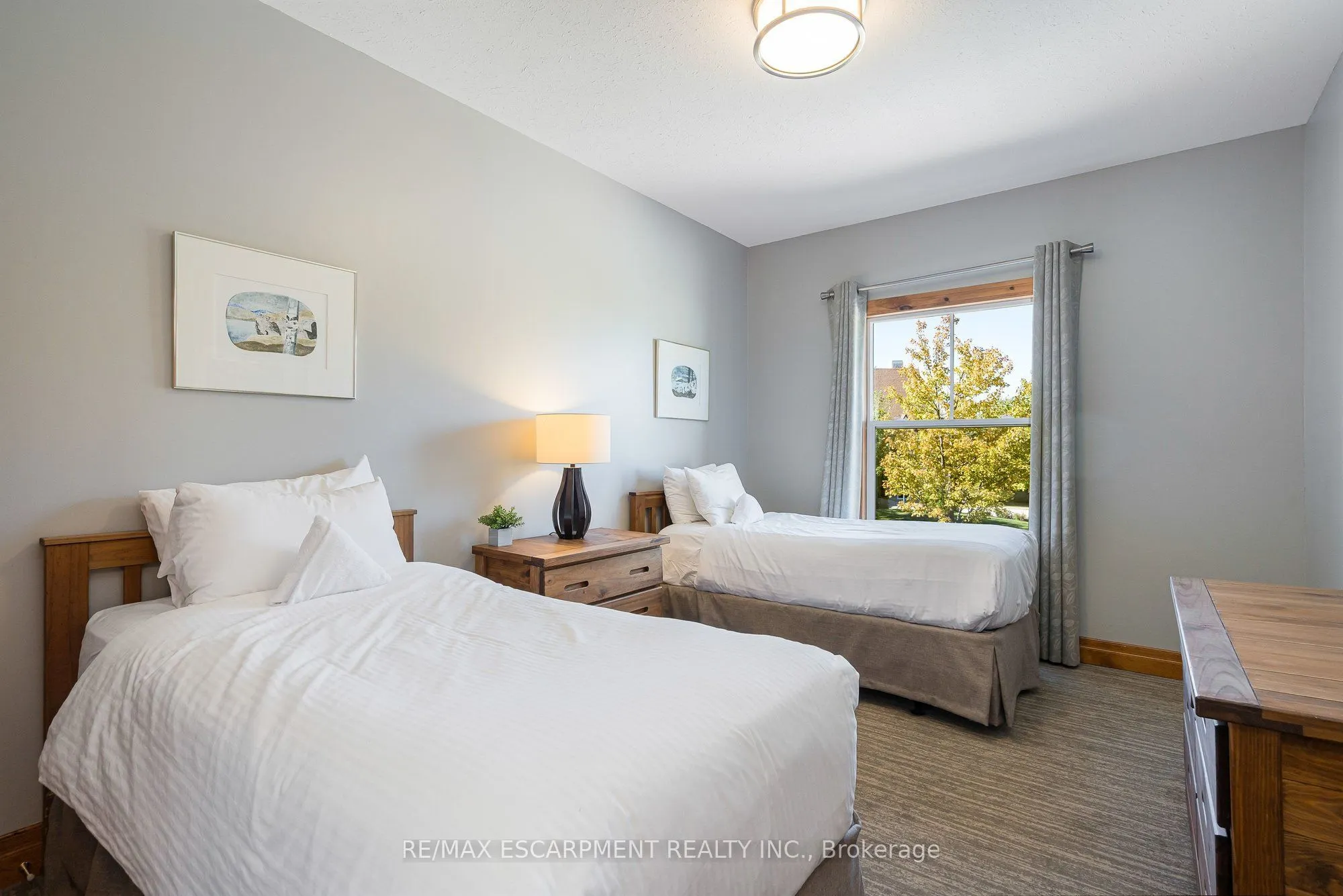 184 Snowbridge Way #207