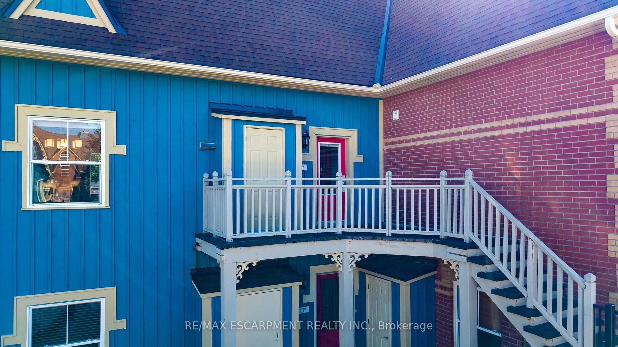 184 Snowbridge Way #207