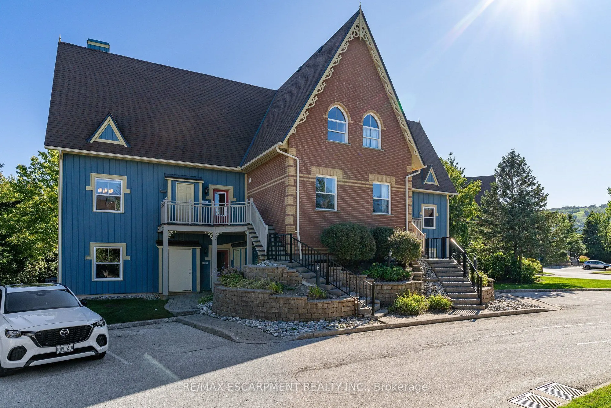 184 Snowbridge Way #207