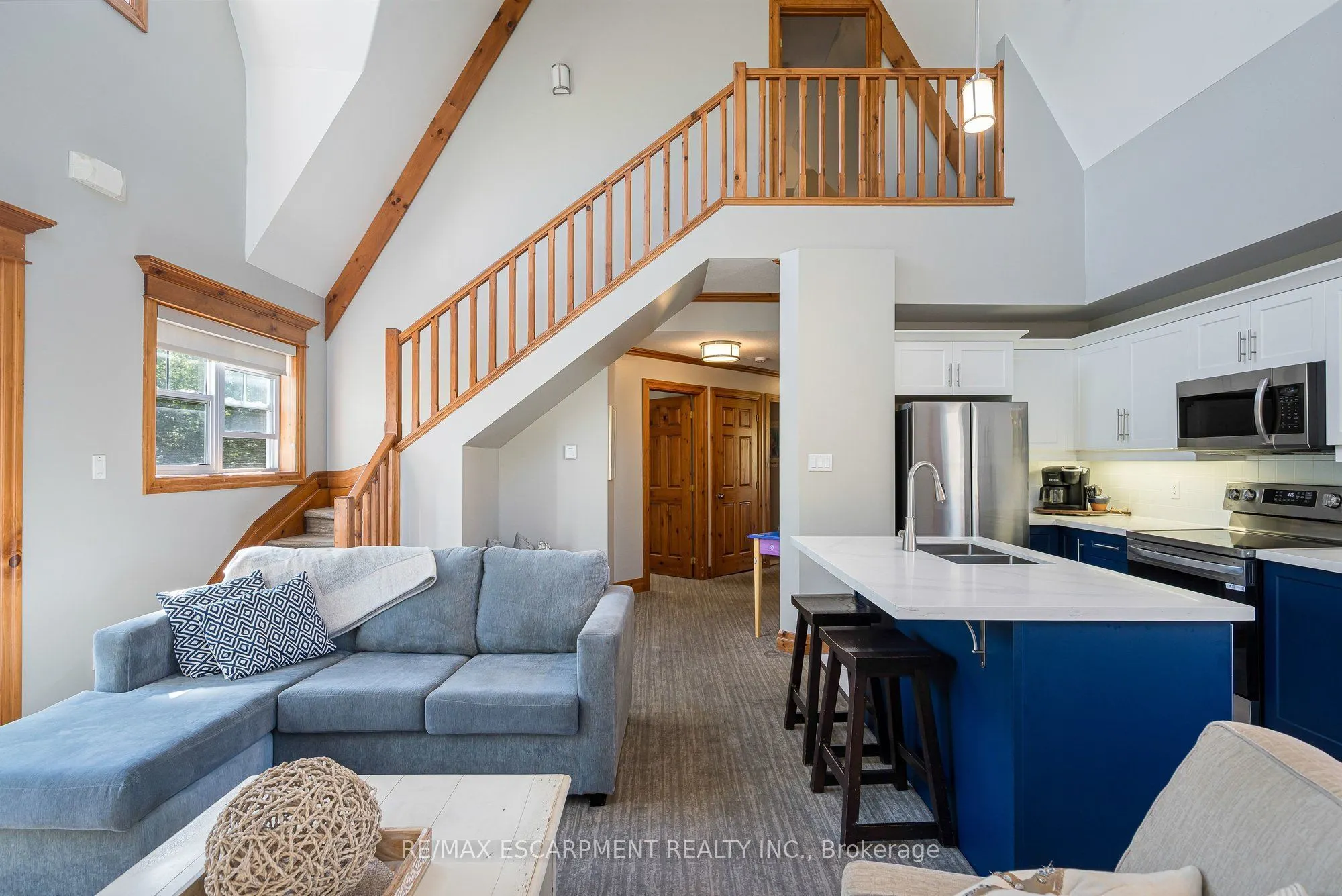 184 Snowbridge Way #207