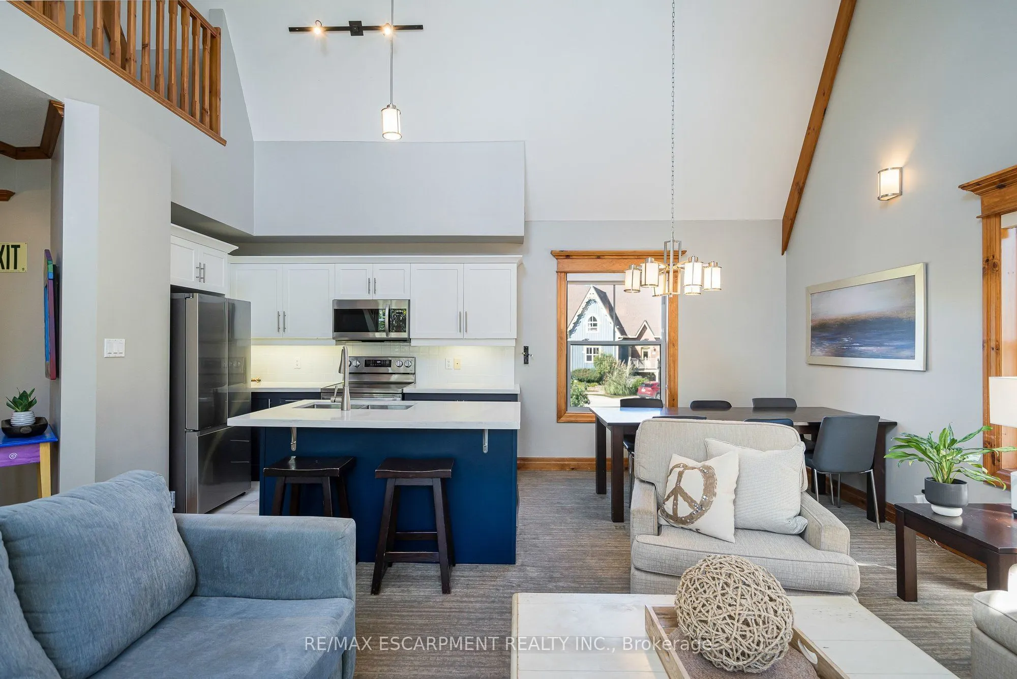 184 Snowbridge Way #207