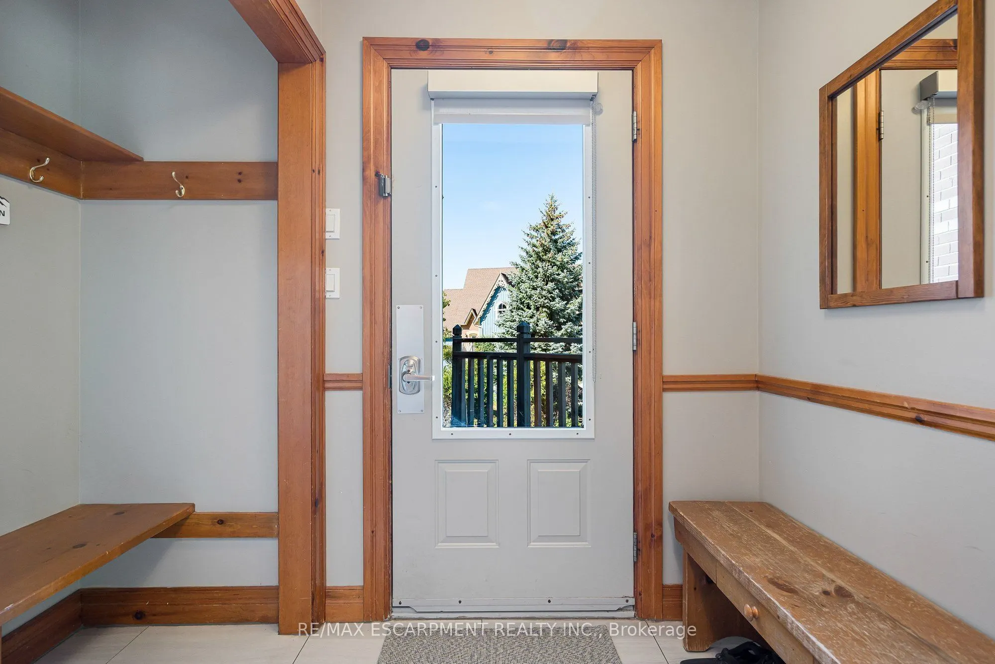 184 Snowbridge Way #207