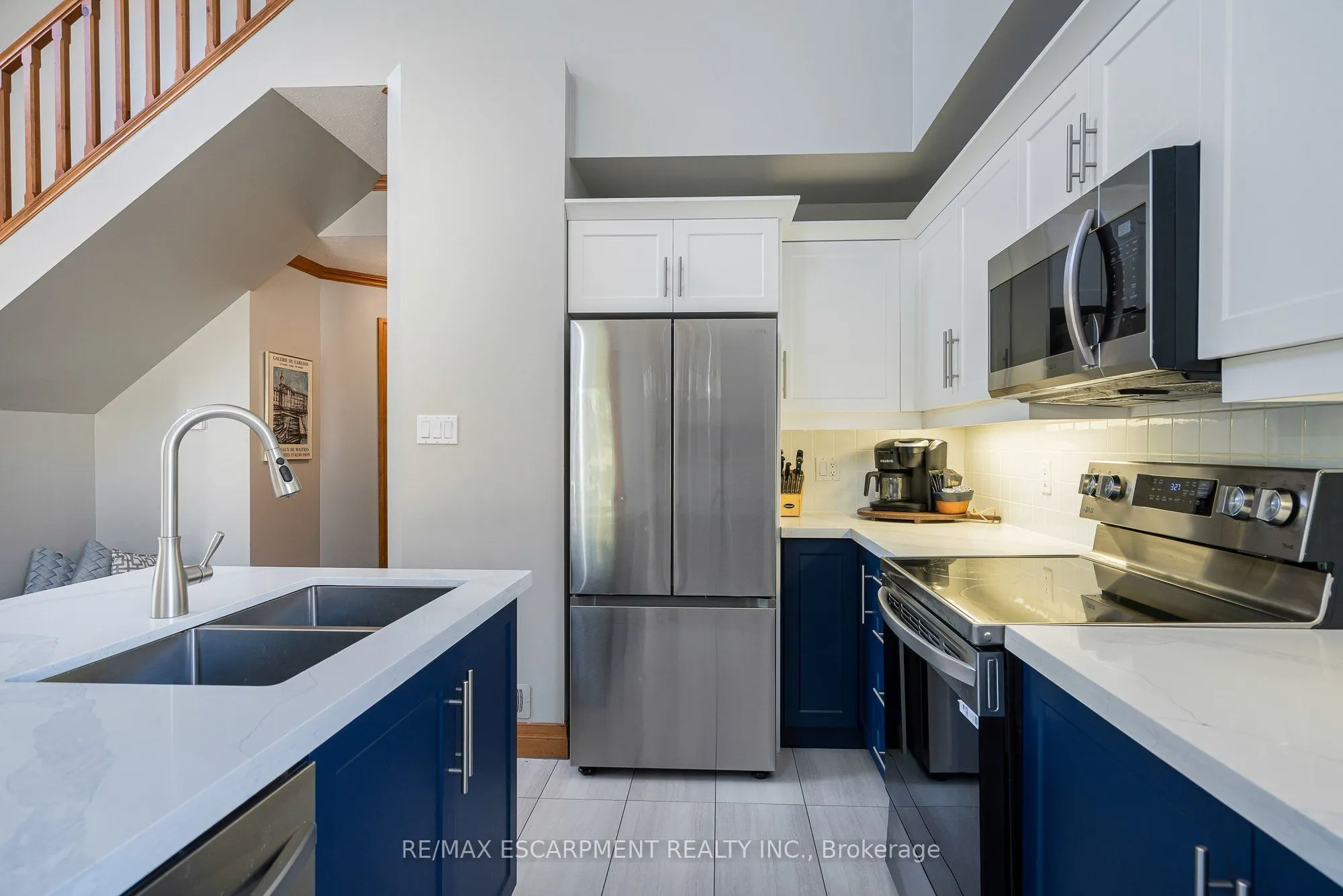 184 Snowbridge Way #207