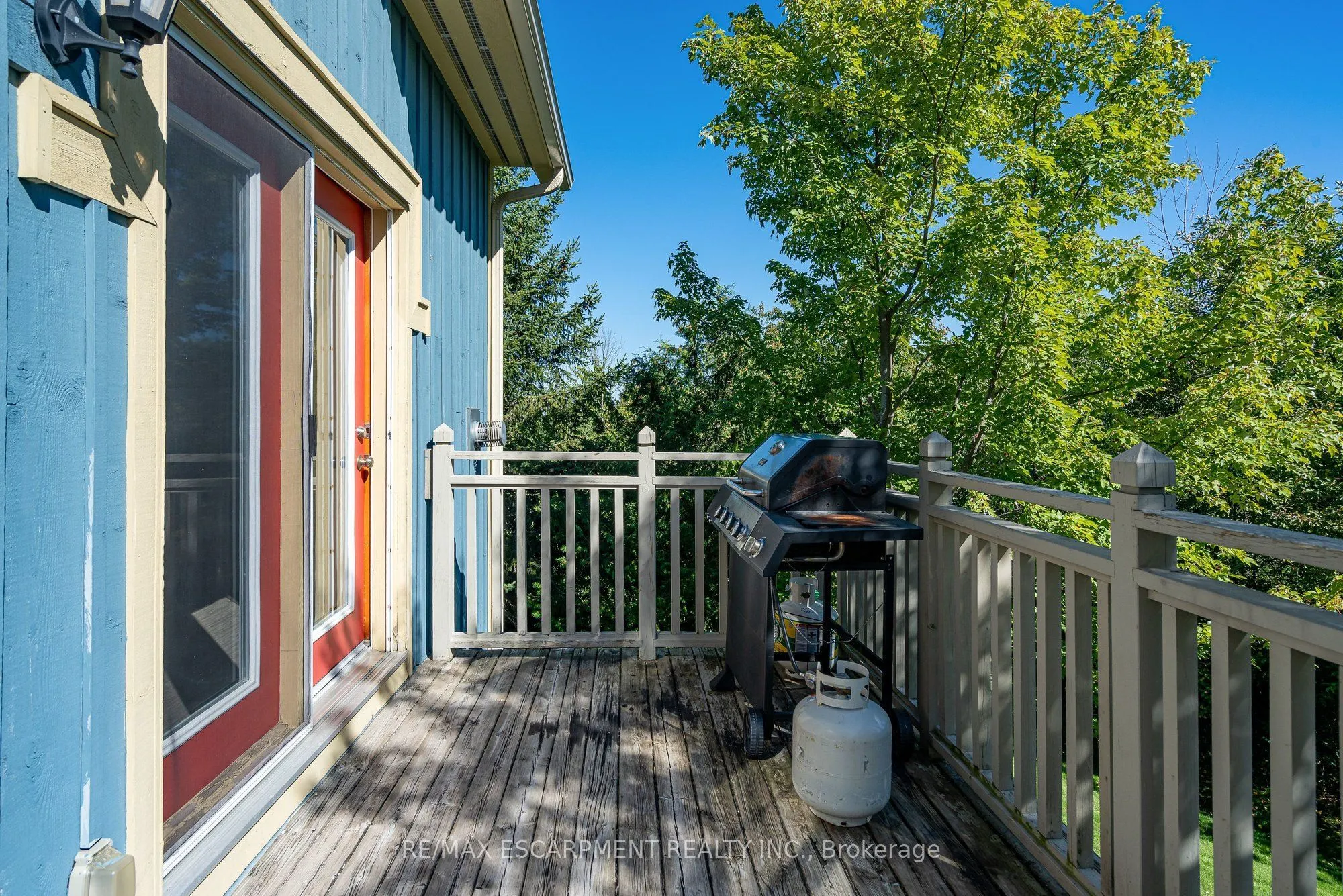 184 Snowbridge Way #207