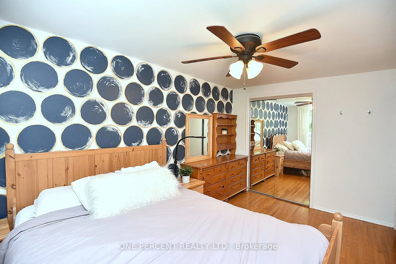 49 Park Street E