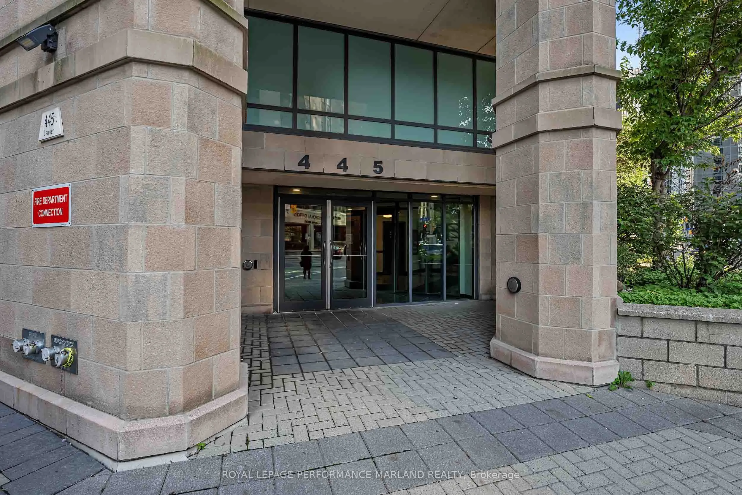 445 Laurier Avenue W #2203