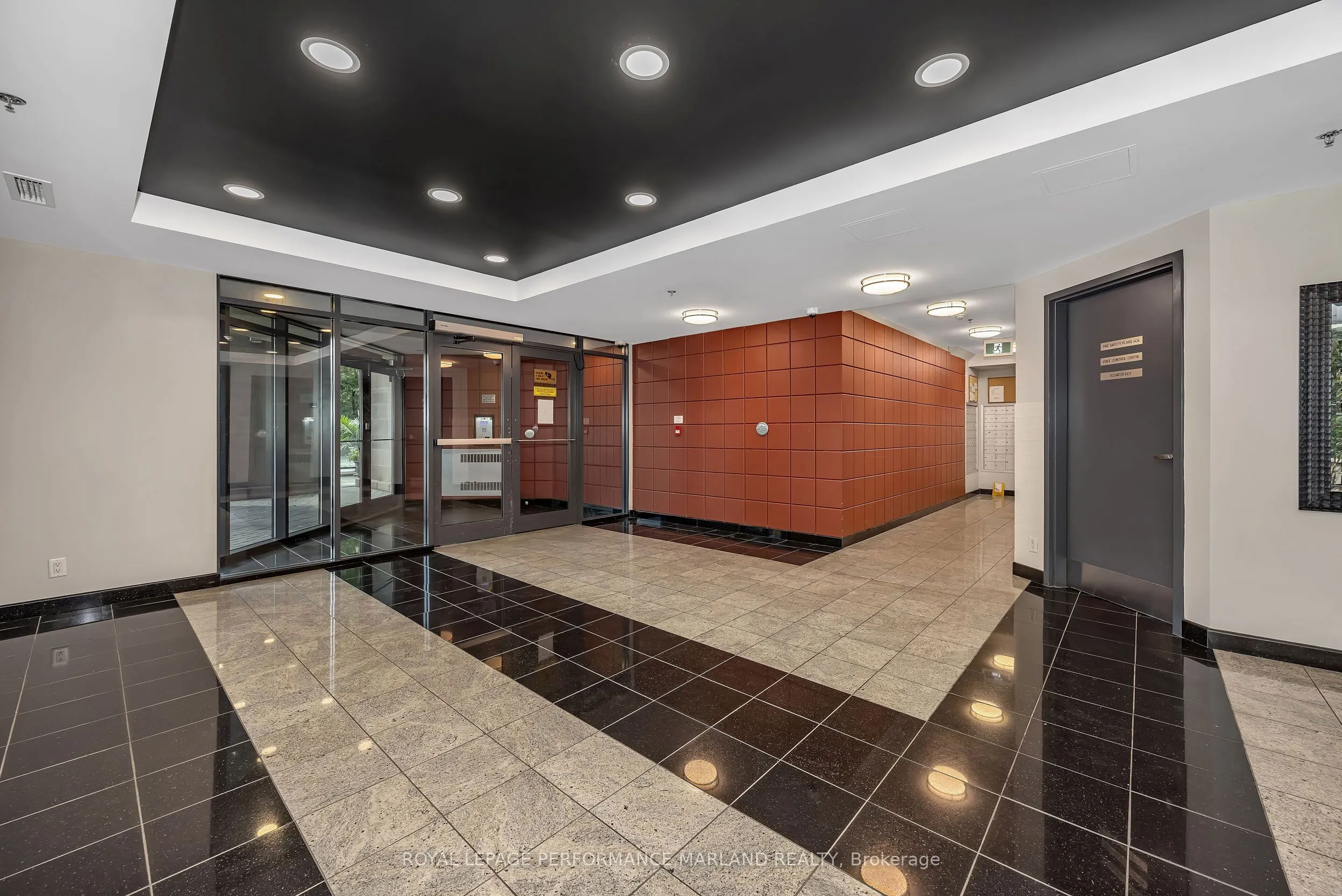 445 Laurier Avenue W #2203