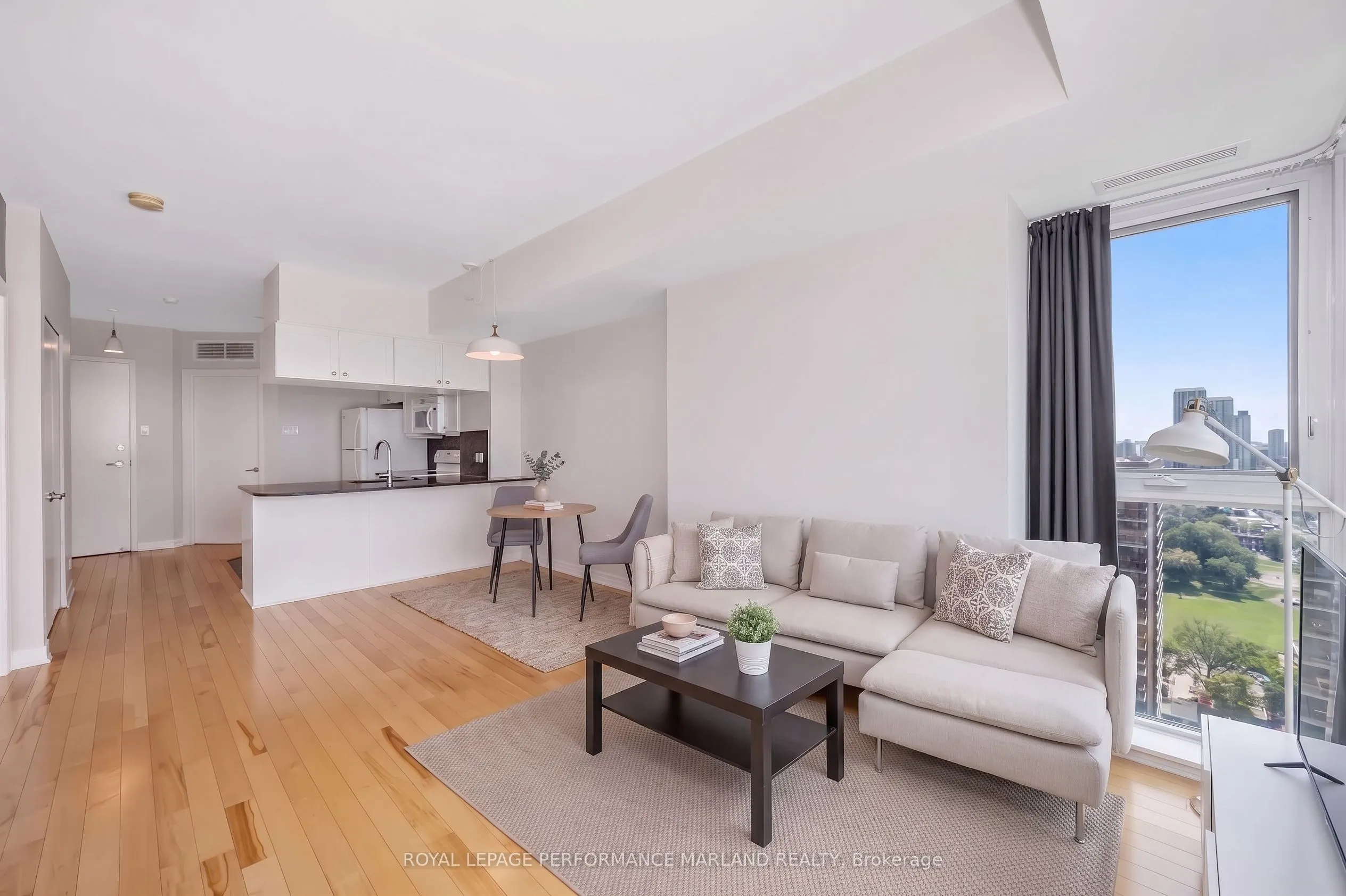 445 Laurier Avenue W #2203