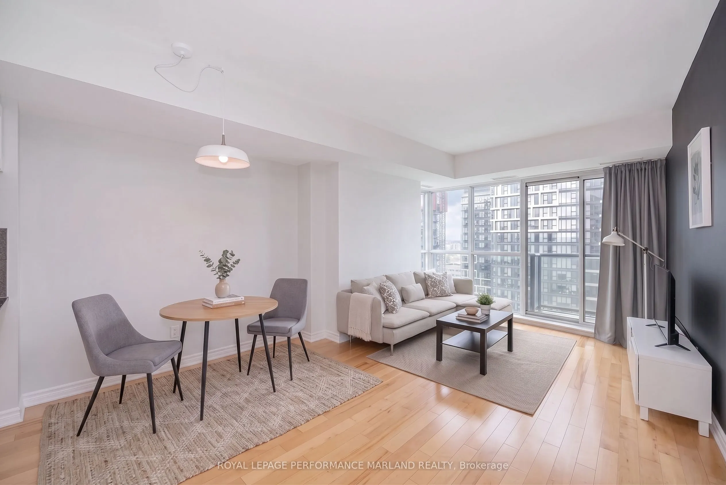 445 Laurier Avenue W #2203