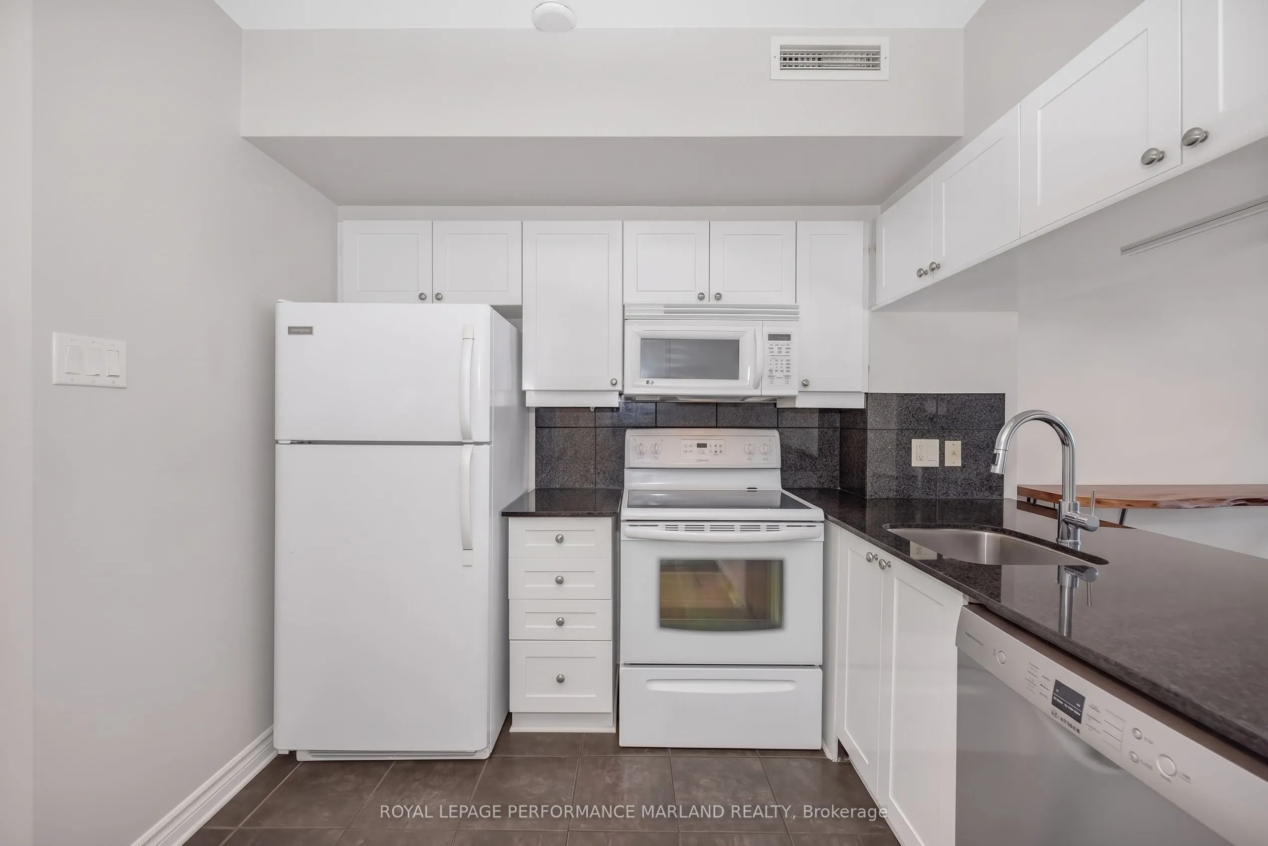 445 Laurier Avenue W #2203