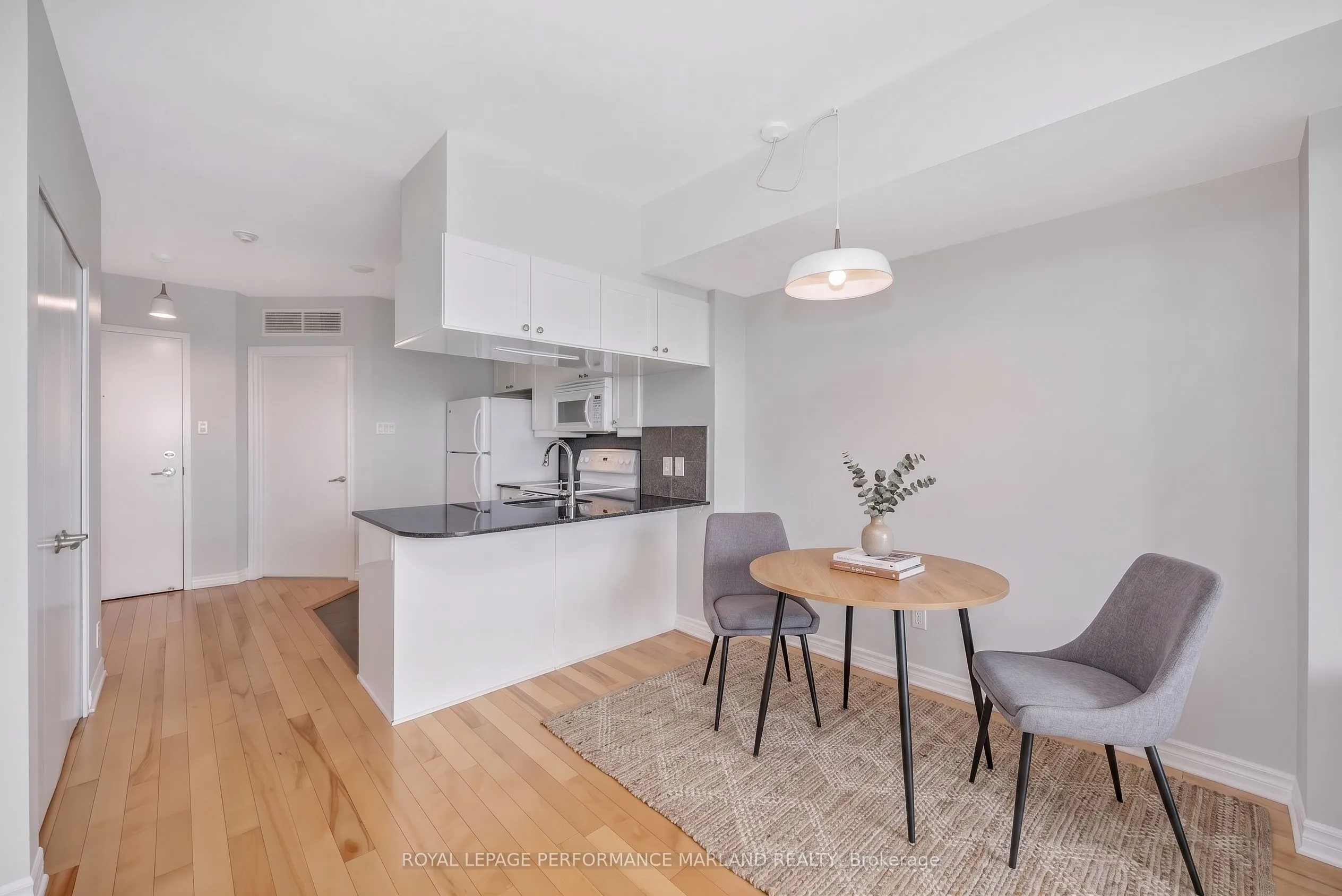 445 Laurier Avenue W #2203