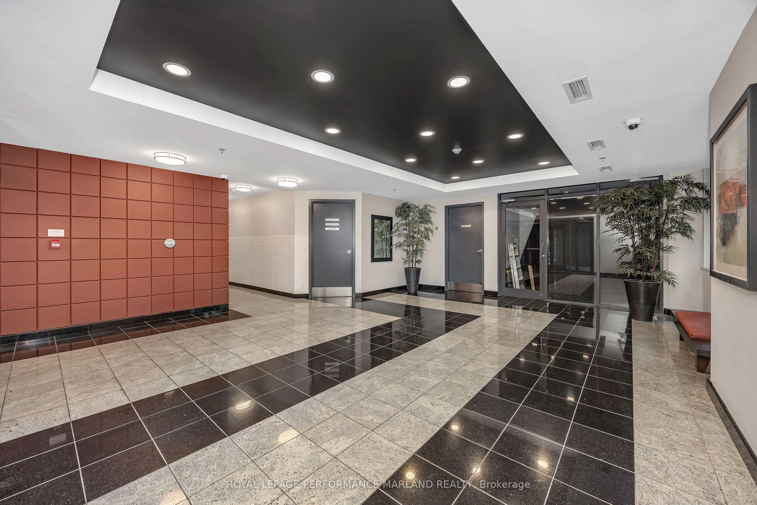 445 Laurier Avenue W #2203
