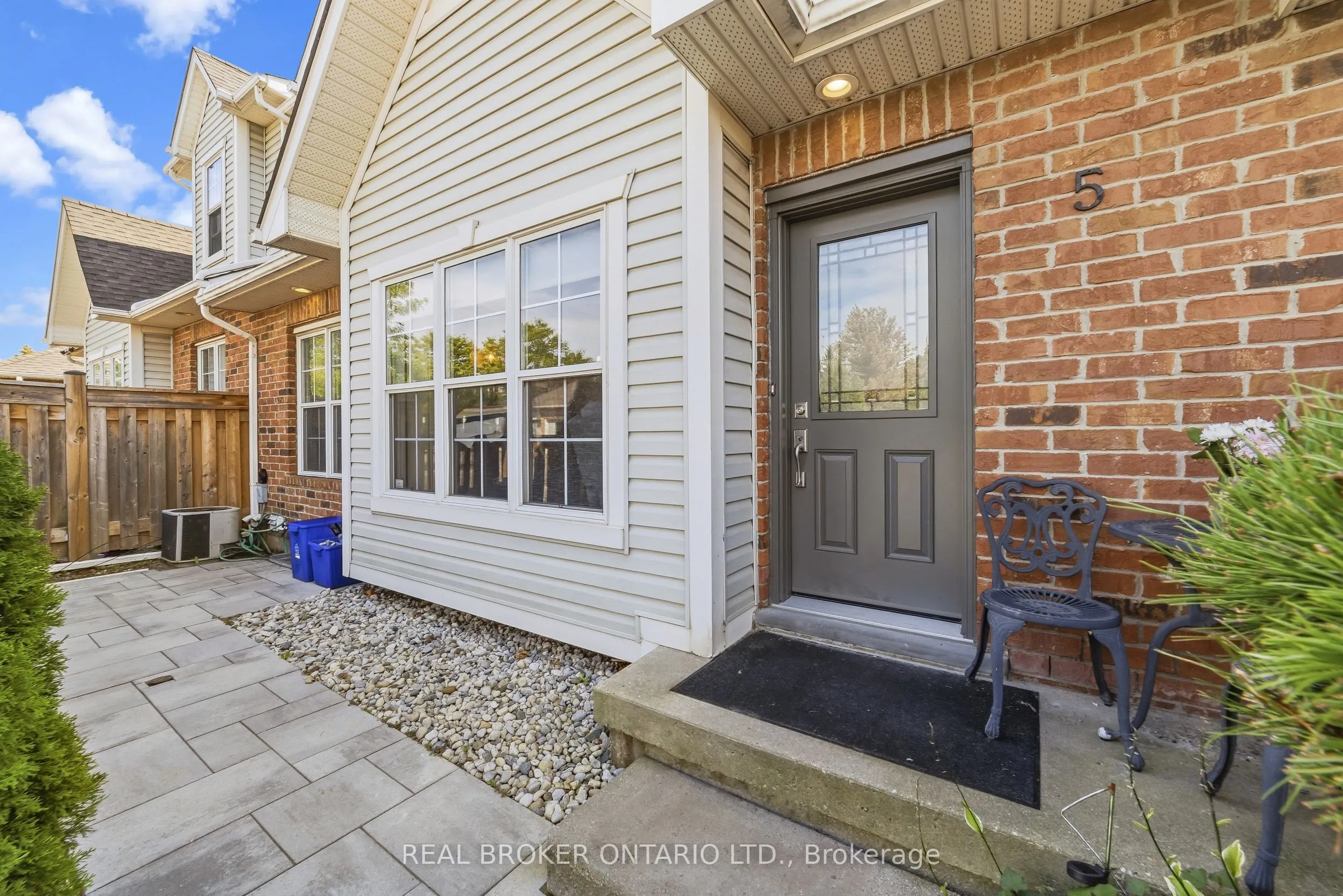 1085 Harrogate Drive #5